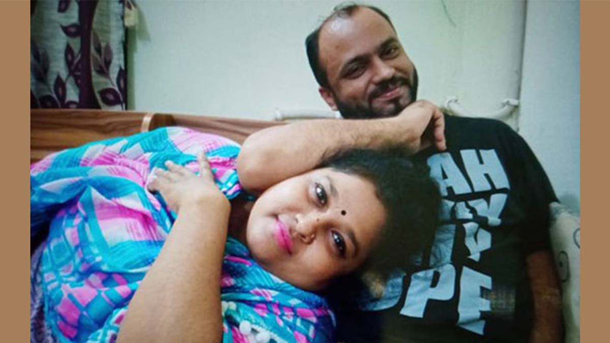 যশোরে মেঝেতে রক্ত দিয়ে লিখে গৃহবধূর আত্মহত্যা