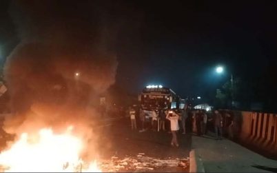 মাদারীপুরে বিএনপির মনোনয়ন বঞ্চিতদের সড়ক অবরোধ, গাড়ি ভাঙচুর ও অগ্নিসংযোগ