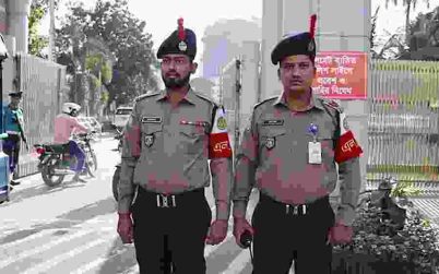 নতুন পোশাকে দেশের সব মহানগর পুলিশ