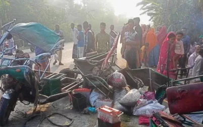 ট্রাক-ইজিবাইকের মুখোমুখি সংঘর্ষে নিহত তিন, আহত ৪