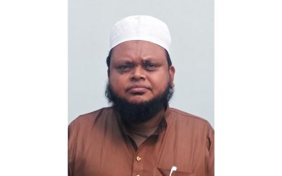 বন্ধু হবা, কফি খাব আর মজা করব—ছাত্রীকে খুবি শিক্ষক