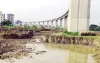 ফতুল্লায় পদ্মা রেল সেতুর পিলারের নিচ থেকে মাটি উত্তোলন