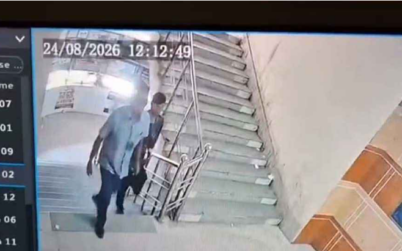 ব্যাংকের ভেতর থেকে গ্রাহকের প্রায় ৮ লাখ টাকা চুরি