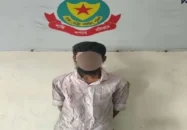 রাজধানীতে চলন্ত বাস থেকে ভ্যানিটি ব্যাগ ছিনতাই, গ্রেফতার ১