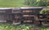 যাত্রীবাহী বাস খাদে পড়ে আহত ১০