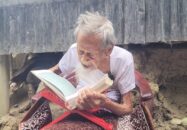 ১২৩ বছরেও চশমা ছাড়া কুরআন পড়েন আব্বাস