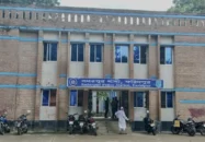 ভ্যানের চাকায় ওড়না পেঁচিয়ে প্রাণ গেল কিশোরীর