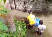 ড্রাম ভাসতে দেখে থানায় খবর, ভেতরে মিলল লাশ