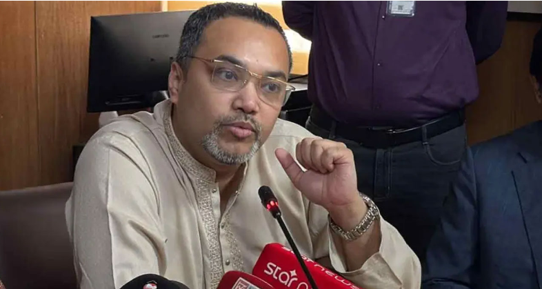 প্রধানমন্ত্রী ও তার স্ত্রী-কন্যাকে নিয়ে অপপ্রচারের জবাব দিলেন মাহদী আমিন