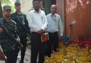 সরকার নির্ধারিত দামে এলপিজি ও নিত্যপণ্যের বাজার স্থিতিশীল রাখতে দেশব্যাপী অভিযান